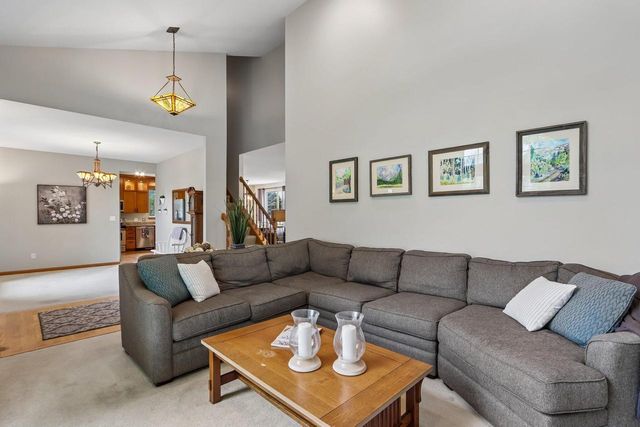 3622 Applewood DRIVE, Waukesha, WI 53189