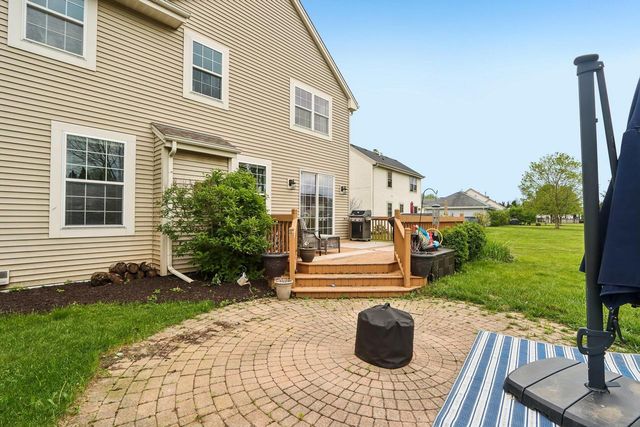 3622 Applewood DRIVE, Waukesha, WI 53189