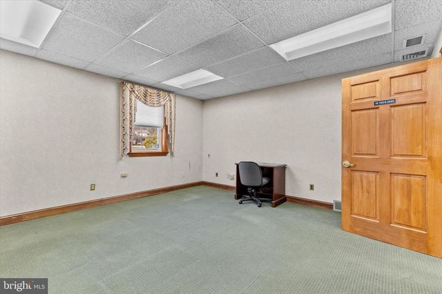 2605 W MARKET ST, York, PA 17404