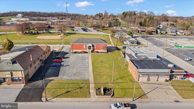 2605 W MARKET ST, York, PA 17404