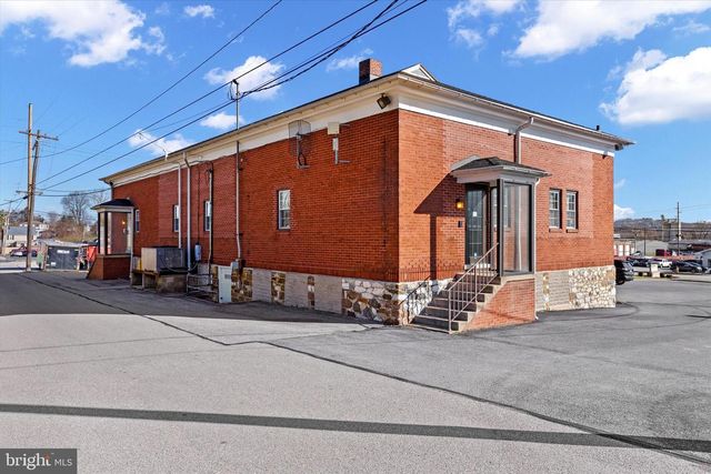 2605 W MARKET ST, York, PA 17404