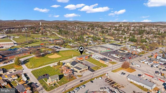 2605 W MARKET ST, York, PA 17404