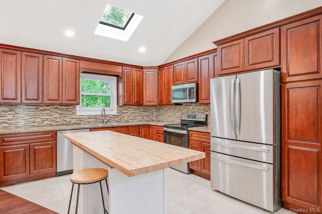 4 Witmer Court, Islandia, NY 11749