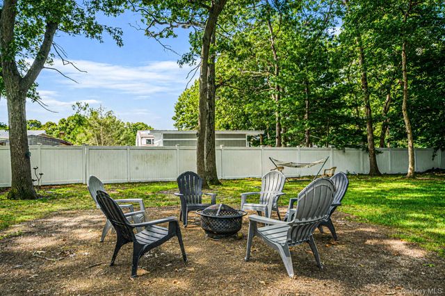 4 Witmer Court, Islandia, NY 11749