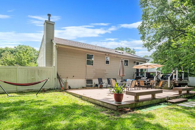 4 Witmer Court, Islandia, NY 11749