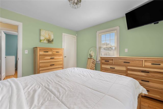 68 Maryland Avenue, Warwick, RI 02888