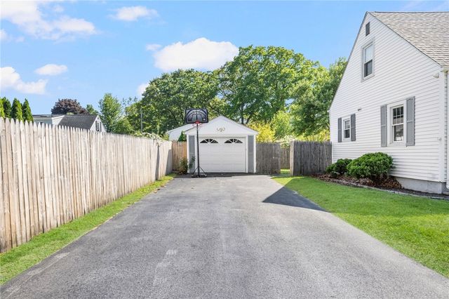 68 Maryland Avenue, Warwick, RI 02888