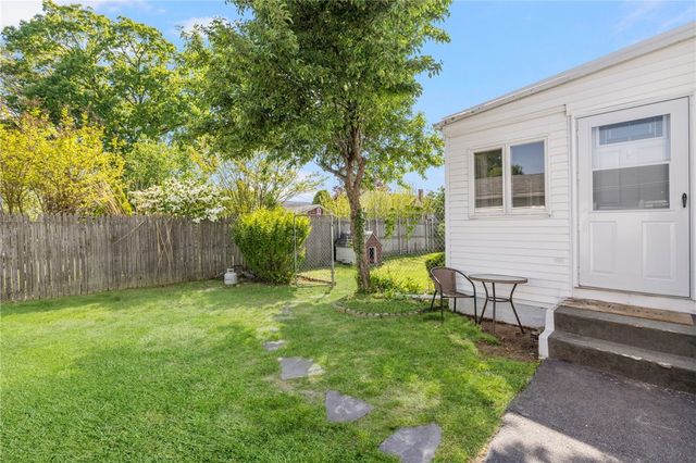 68 Maryland Avenue, Warwick, RI 02888