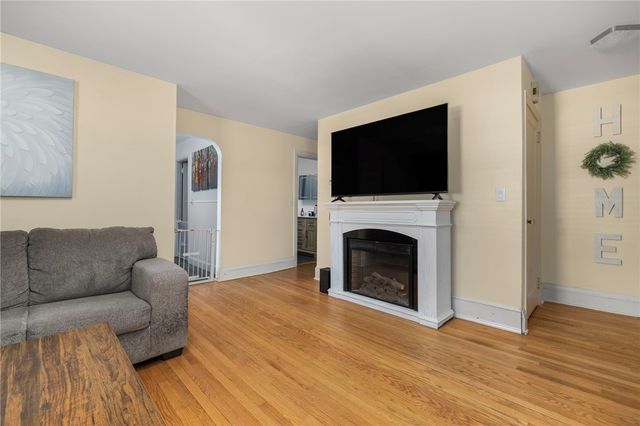 68 Maryland Avenue, Warwick, RI 02888