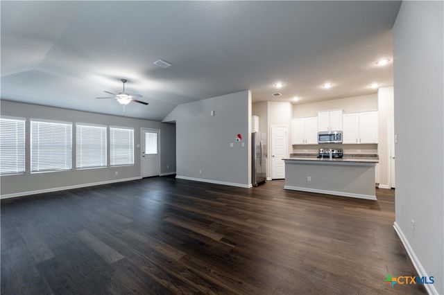 1120 Eagle Crossing, Seguin, TX 78155