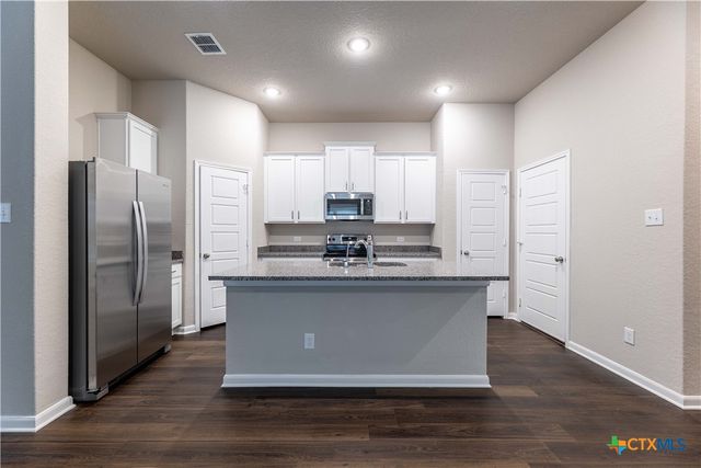 1120 Eagle Crossing, Seguin, TX 78155