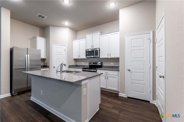 1120 Eagle Crossing, Seguin, TX 78155