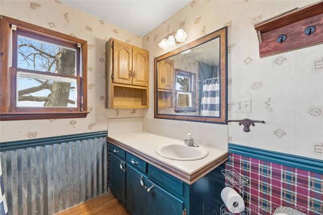 7402 Us Highway 60, Nowata, OK 74048