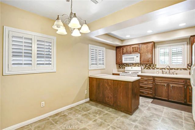 16510 Iris, Fontana, CA 92335