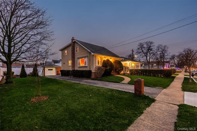 3066 Western Boulevard, Baldwin, NY 11510