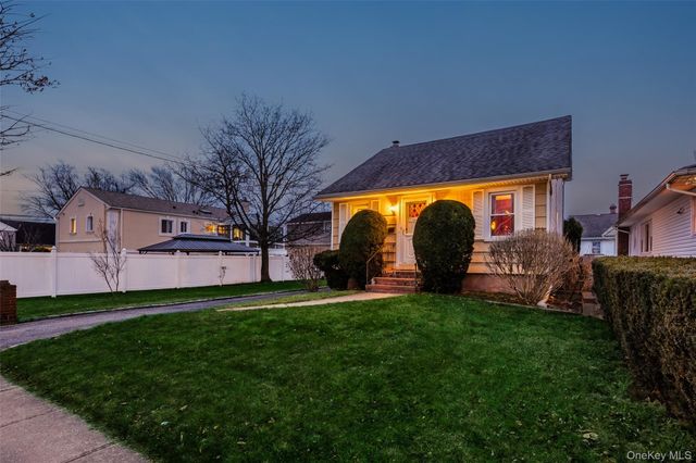 3066 Western Boulevard, Baldwin, NY 11510