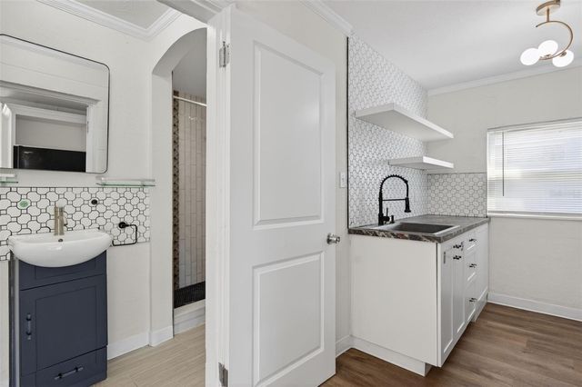 3709 W GRAY STREET, Tampa, FL 33609