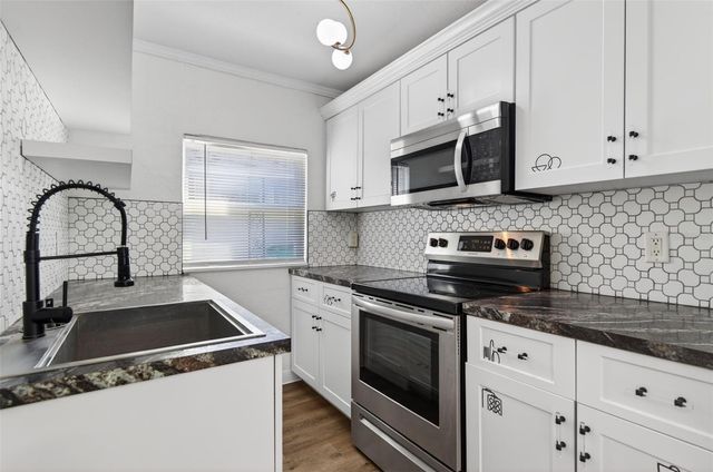 3709 W GRAY STREET, Tampa, FL 33609