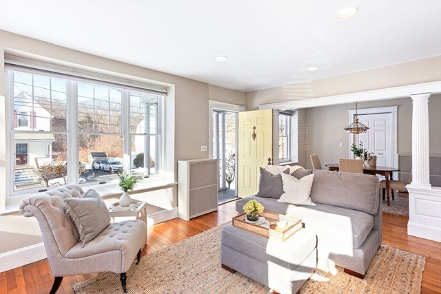 177 Oak St, Wakefield, MA 01880