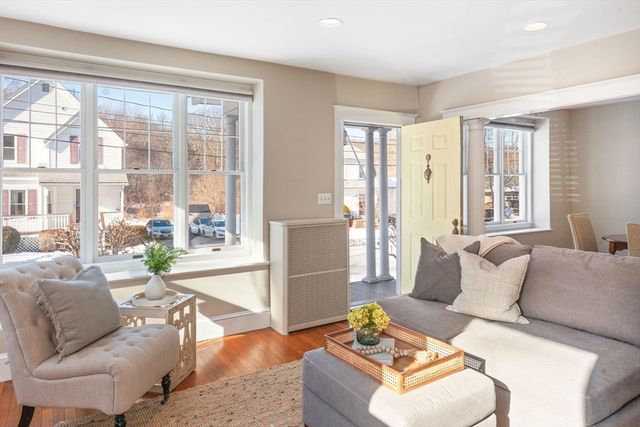 177 Oak St, Wakefield, MA 01880