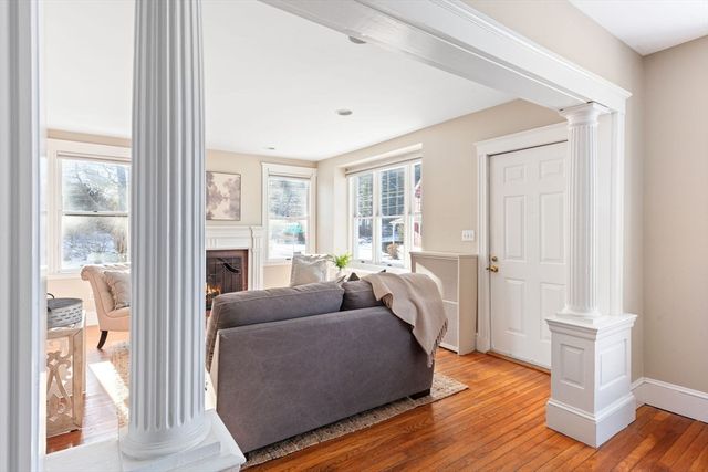 177 Oak St, Wakefield, MA 01880