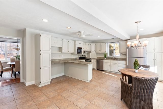 177 Oak St, Wakefield, MA 01880