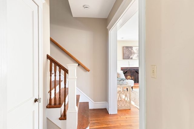 177 Oak St, Wakefield, MA 01880