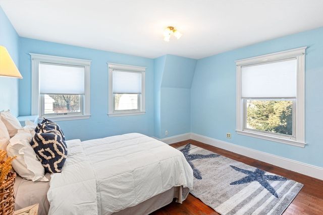 177 Oak St, Wakefield, MA 01880