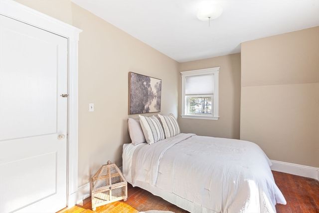 177 Oak St, Wakefield, MA 01880