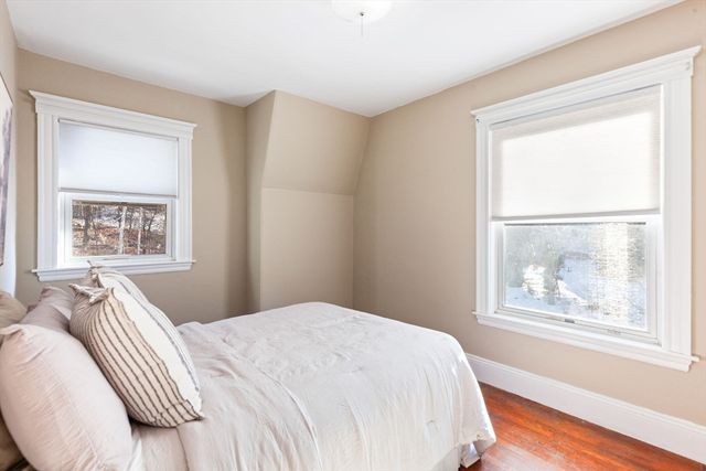 177 Oak St, Wakefield, MA 01880