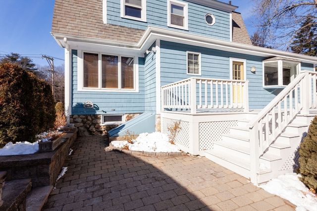 177 Oak St, Wakefield, MA 01880