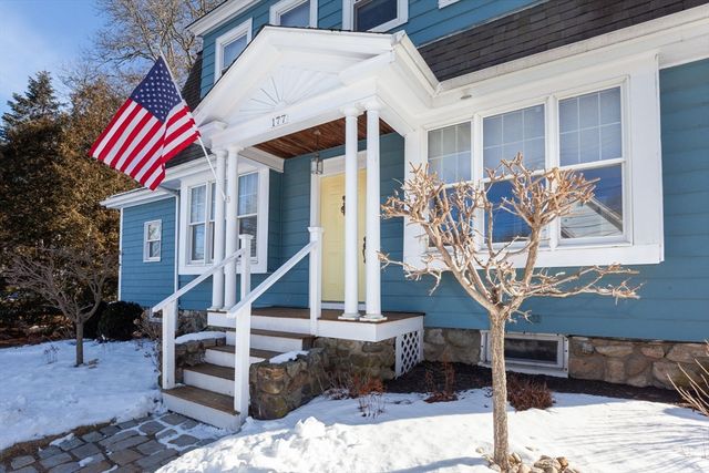 177 Oak St, Wakefield, MA 01880