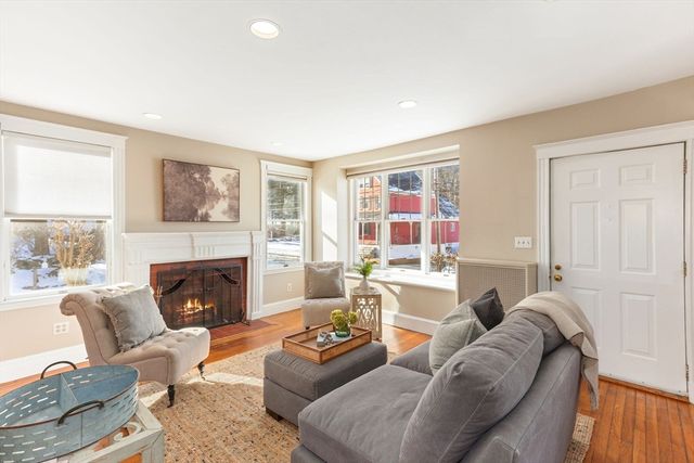 177 Oak St, Wakefield, MA 01880