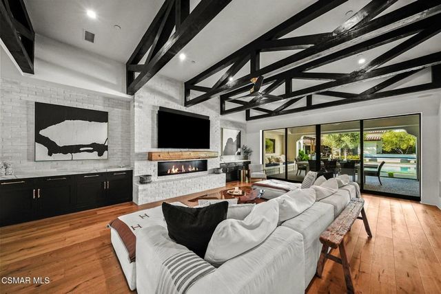 5099 Barnard Street, Simi Valley, CA 93063