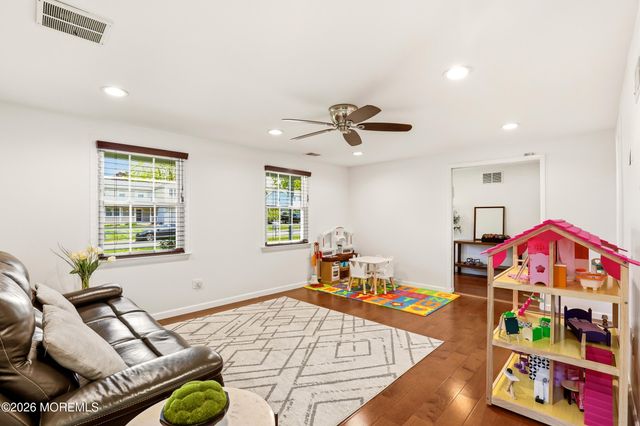 337 Hilltop Road, Toms River, NJ 08753