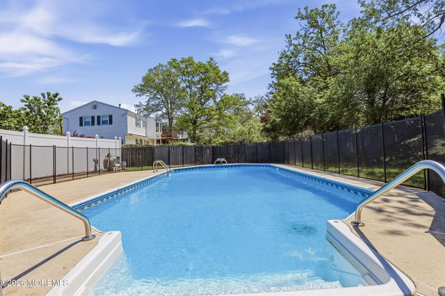 337 Hilltop Road, Toms River, NJ 08753