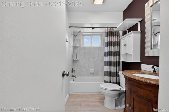 2236 Mentone Street, Wolverine Lake Village, MI 48390