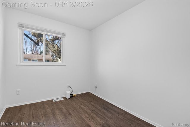 2236 Mentone Street, Wolverine Lake Village, MI 48390