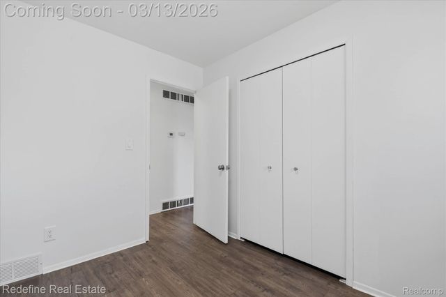 2236 Mentone Street, Wolverine Lake Village, MI 48390