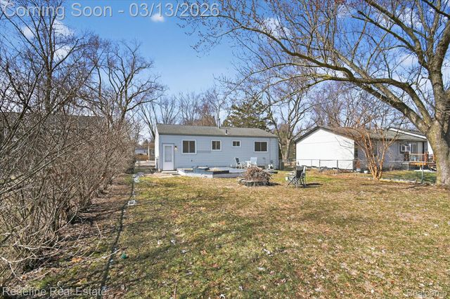 2236 Mentone Street, Wolverine Lake Village, MI 48390