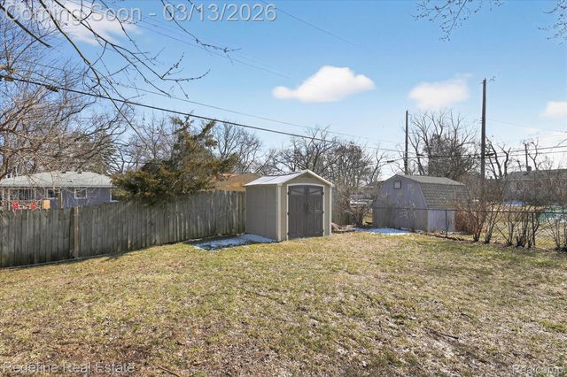 2236 Mentone Street, Wolverine Lake Village, MI 48390