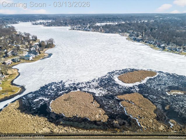 2236 Mentone Street, Wolverine Lake Village, MI 48390