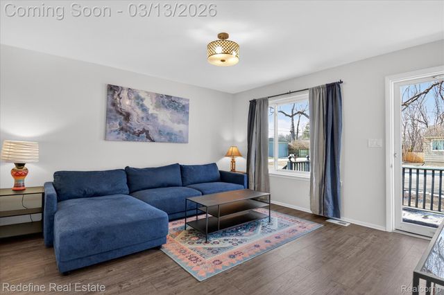 2236 Mentone Street, Wolverine Lake Village, MI 48390