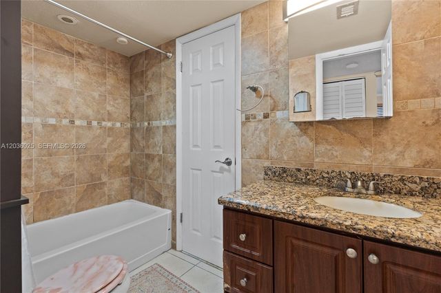 3777 NW 78th Avenue 9C, Davie, FL 33024