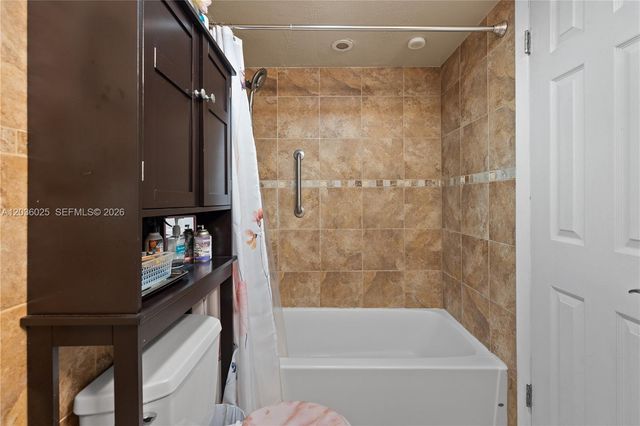 3777 NW 78th Avenue 9C, Davie, FL 33024