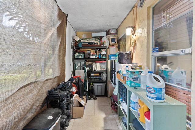 3777 NW 78th Avenue 9C, Davie, FL 33024