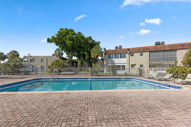 3777 NW 78th Avenue 9C, Davie, FL 33024