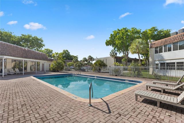 3777 NW 78th Avenue 9C, Davie, FL 33024