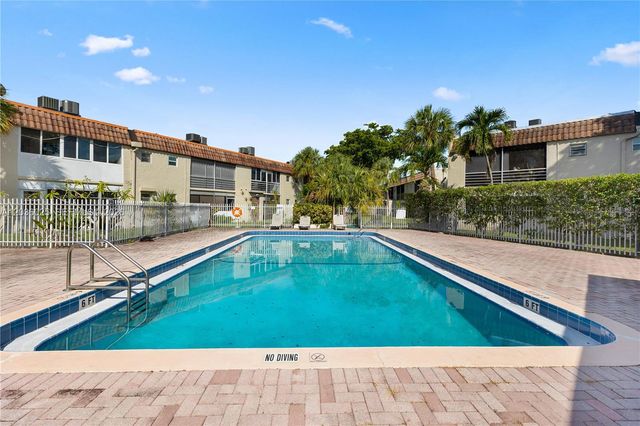 3777 NW 78th Avenue 9C, Davie, FL 33024