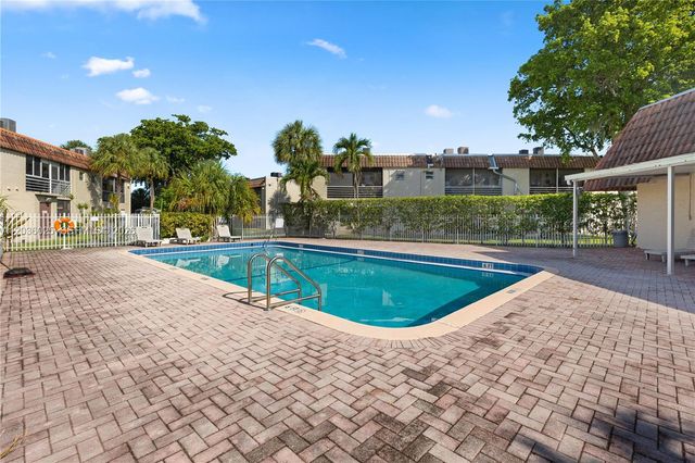 3777 NW 78th Avenue 9C, Davie, FL 33024